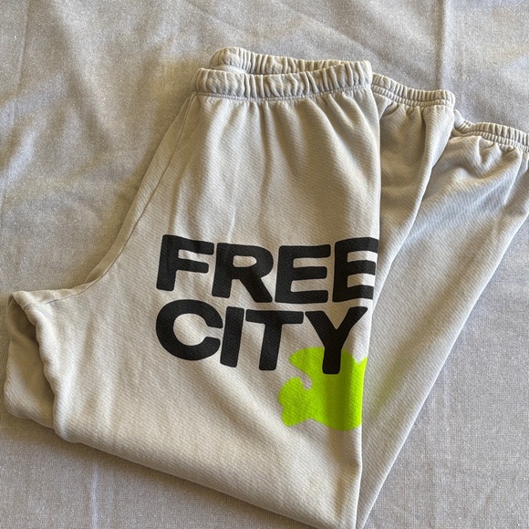 Free City Logo Cotton Sweatpants - Picture 5 of 9